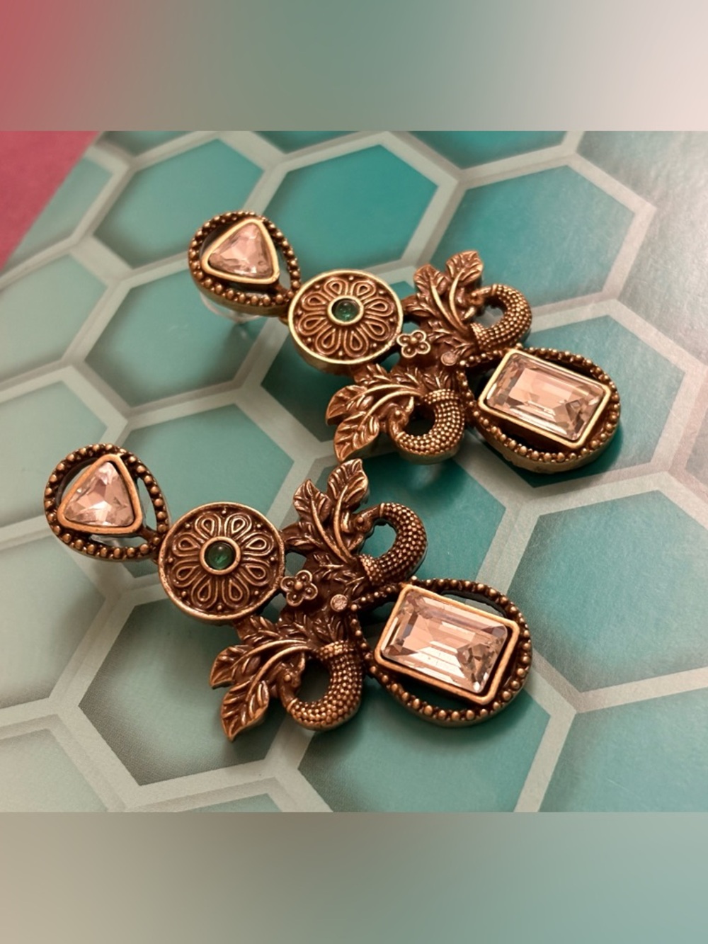 Elegant Gold and Green vintage Earrings